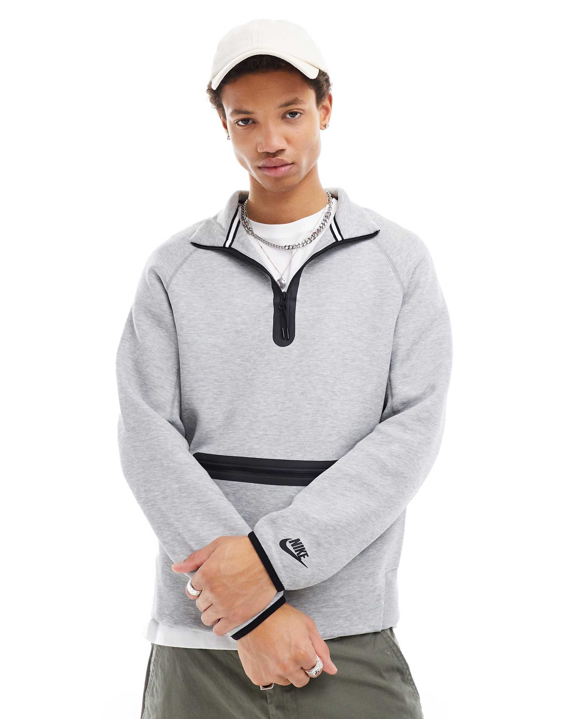 Pull Nike Tech V1